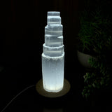 Luz ambiente da torre de cristal selenita