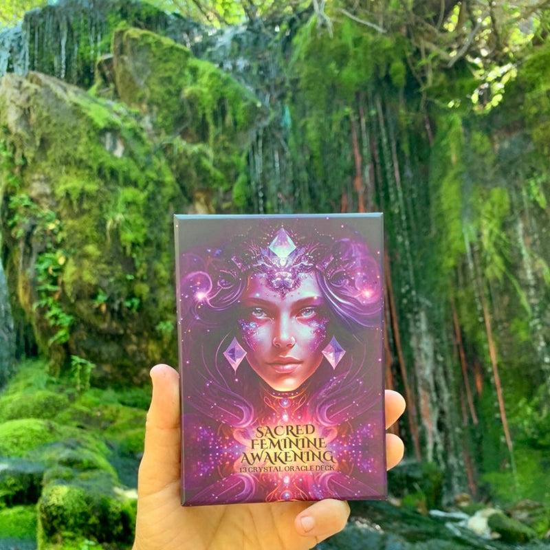 Arron READY - Sacred Feminine Awakening Oracle Cards & 13 Crystal Altar Set