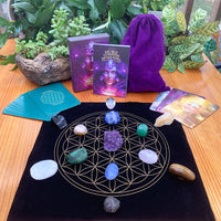🌙 Sacred Feminine Awakening Oracle Deck, 13 Crystal Companion Set & Course