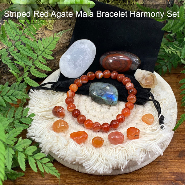 Ensemble pochette Harmony avec bracelet Mala en agate rouge rayée