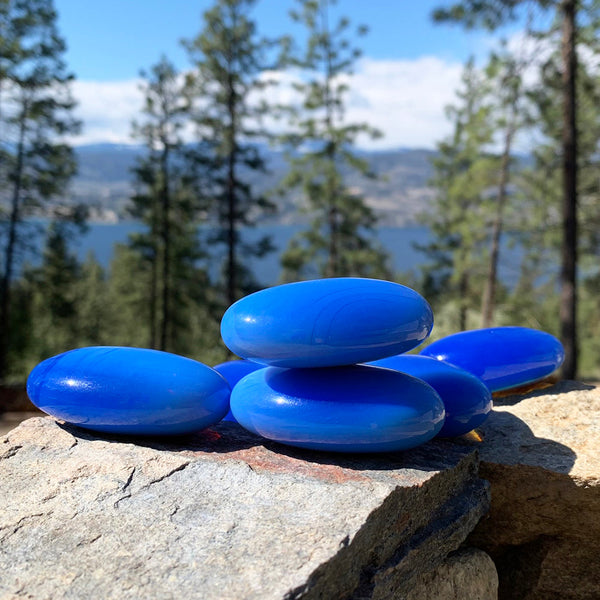 NANCY TRABAJANDO EN Piedra de Palma de Ágata Azul