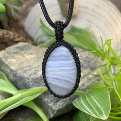 75% OFF Blue Lace Agate Macramé Pendant Necklace