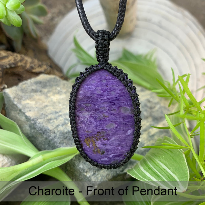 Charoiet macrame hanger ketting