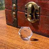 Cristal facetado de geometría sagrada de cuarzo transparente