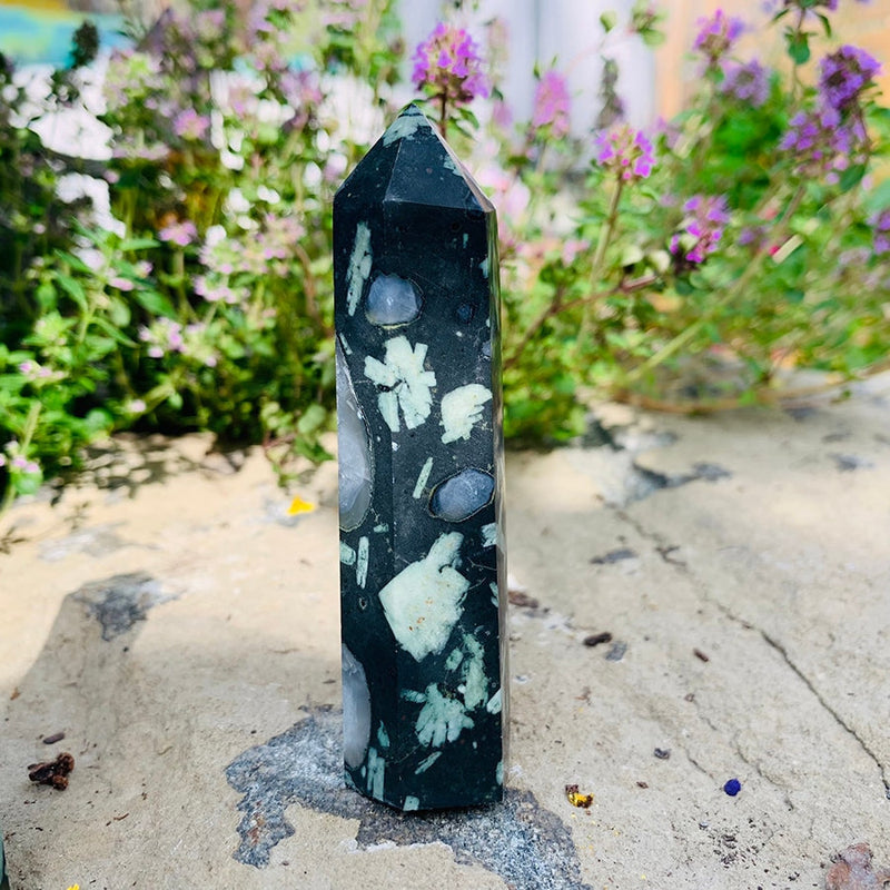 Flower Quartz Agate Point – Spirit Magicka