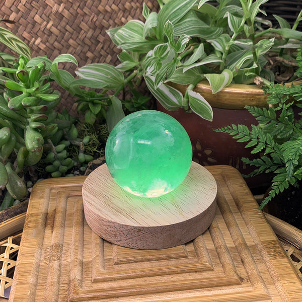 Crystal Mood Light (esfera de fluorita verde-média)