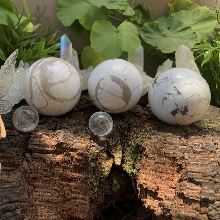 Howlite Sphere – Spirit Magicka