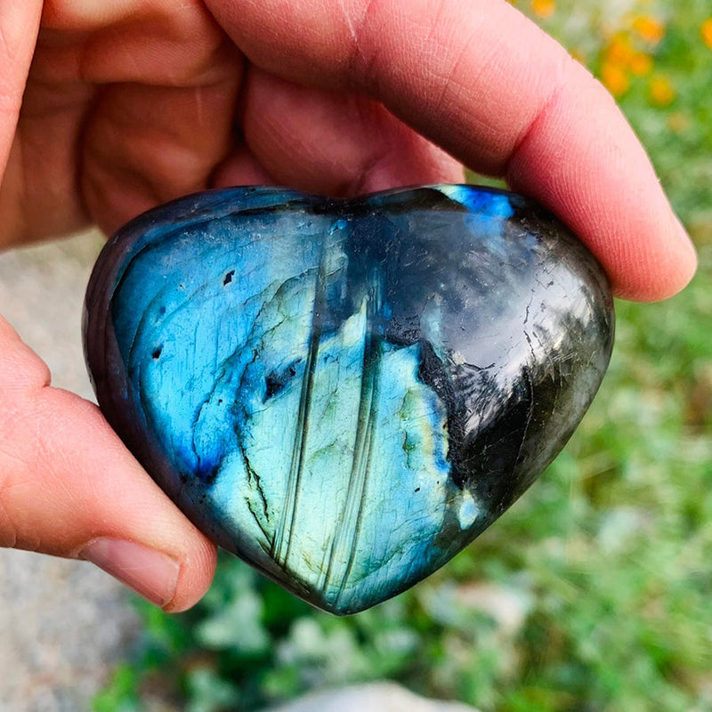 READY Labradorite Heart - palmstone