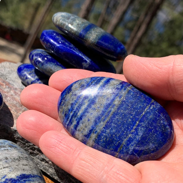 GRATIS GIVEAWAY! Lapis Lazuli Palmstone - (Betal bare forsendelsesomkostninger)