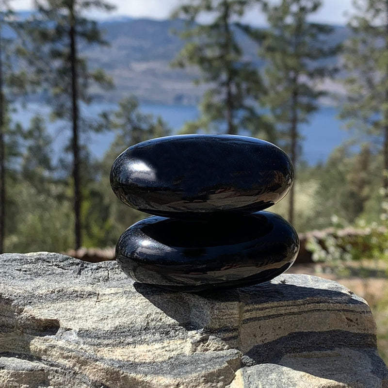 PRISVINNER! Obsidian Palmstone - (Bare betal fraktkostnaden)