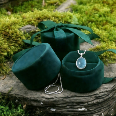 Z ARRON DESIGN Collar con colgante de alambre de cobre con piedra lunar Serenity