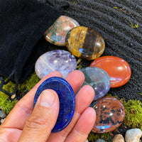 Set chakra Don't Worry Stones + borsa in velluto