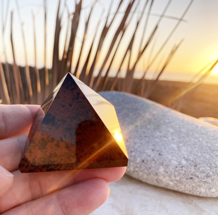 Red Obsidian Pyramid - Medium – Spirit Magicka