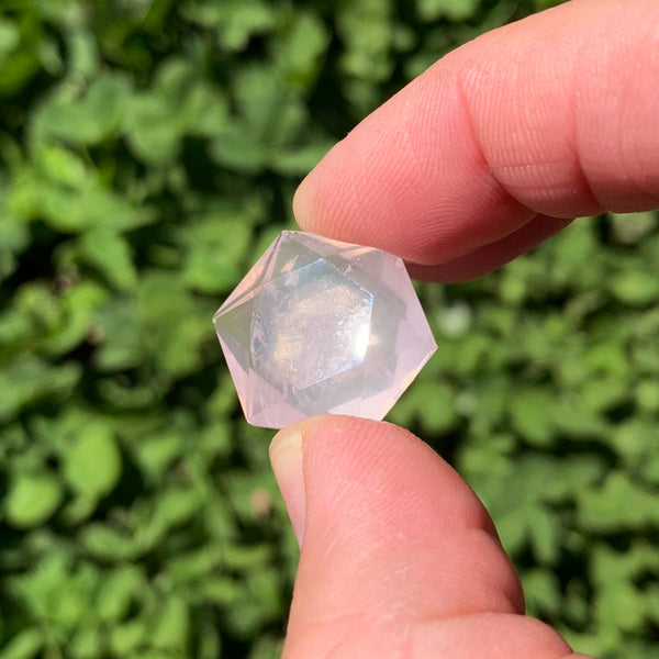 Rosekvarts hellig geometri fasettert krystall