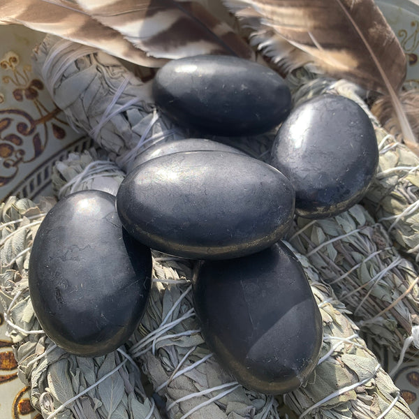 Shungite Palmsteen