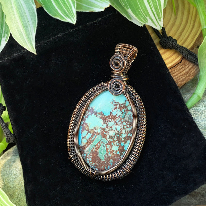 Collier pendentif en fil de cuivre turquoise