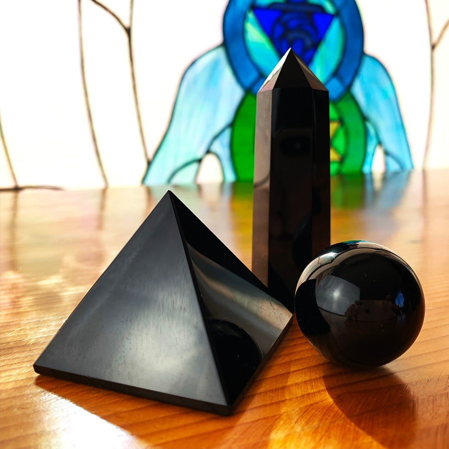 Large Obsidian Pyramid – Spirit Magicka