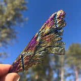 Éventail Rainbow Peacock Titanium Kyanite
